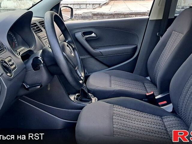 Белый Фольксваген Поло, объемом двигателя 1.6 л и пробегом 50 тыс. км за 8800 $, фото 3 на Automoto.ua