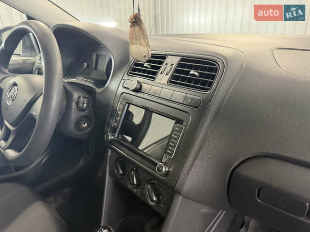 Білий Фольксваген Поло, об'ємом двигуна 1.4 л та пробігом 58 тис. км за 11000 $, фото 27 на Automoto.ua