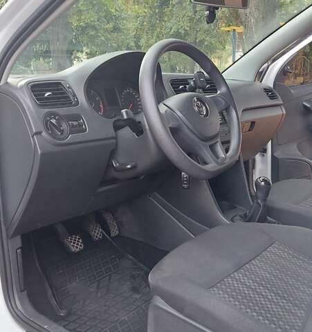 Белый Фольксваген Поло, объемом двигателя 1.6 л и пробегом 213 тыс. км за 8300 $, фото 8 на Automoto.ua