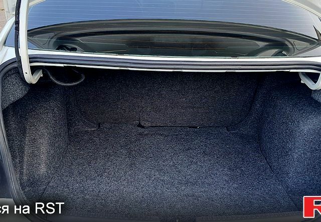 Белый Фольксваген Поло, объемом двигателя 1.6 л и пробегом 50 тыс. км за 8800 $, фото 6 на Automoto.ua