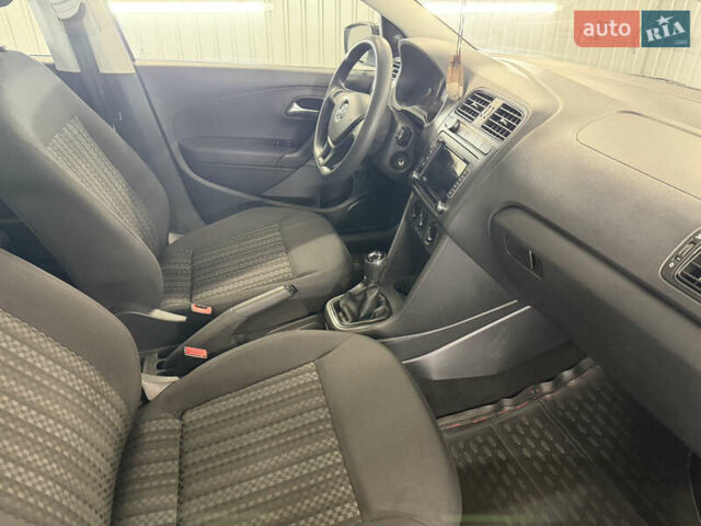 Білий Фольксваген Поло, об'ємом двигуна 1.4 л та пробігом 58 тис. км за 11000 $, фото 28 на Automoto.ua