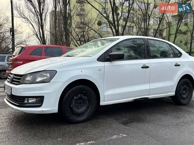Белый Фольксваген Поло, объемом двигателя 1.6 л и пробегом 200 тыс. км за 6000 $, фото 5 на Automoto.ua
