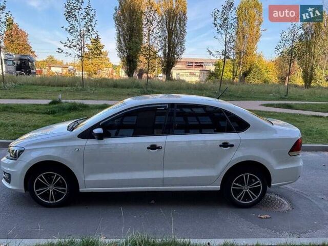 Белый Фольксваген Поло, объемом двигателя 1.6 л и пробегом 108 тыс. км за 9500 $, фото 2 на Automoto.ua