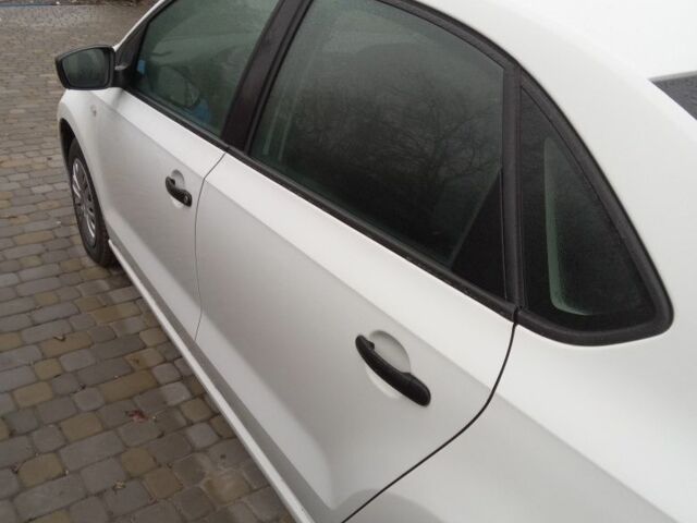 Белый Фольксваген Поло, объемом двигателя 1.6 л и пробегом 95 тыс. км за 10500 $, фото 1 на Automoto.ua