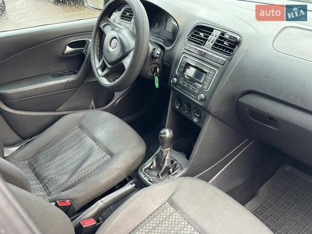 Белый Фольксваген Поло, объемом двигателя 1.6 л и пробегом 200 тыс. км за 6000 $, фото 3 на Automoto.ua