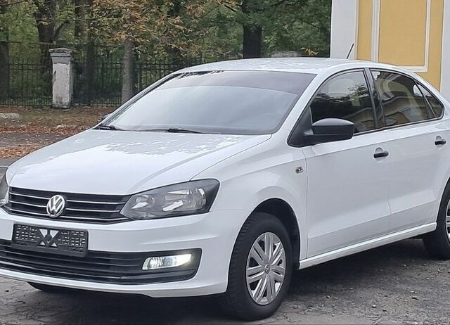 Белый Фольксваген Поло, объемом двигателя 1.6 л и пробегом 65 тыс. км за 9700 $, фото 1 на Automoto.ua