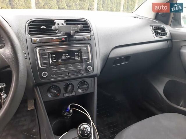 Білий Фольксваген Поло, об'ємом двигуна 1.6 л та пробігом 158 тис. км за 9998 $, фото 6 на Automoto.ua