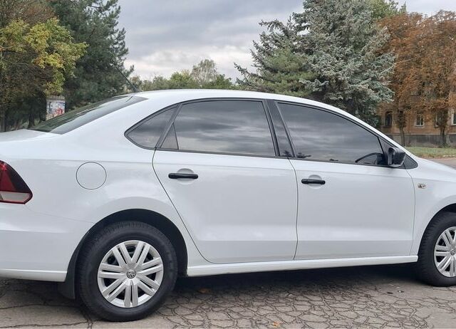 Белый Фольксваген Поло, объемом двигателя 1.6 л и пробегом 65 тыс. км за 9700 $, фото 5 на Automoto.ua