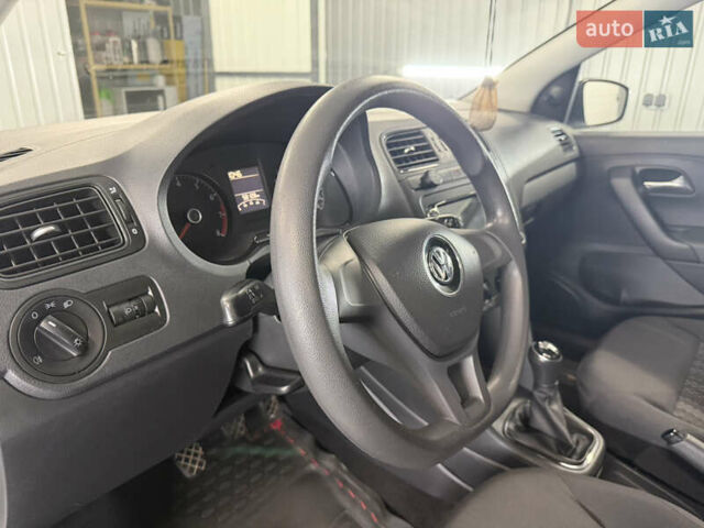 Білий Фольксваген Поло, об'ємом двигуна 1.4 л та пробігом 58 тис. км за 11000 $, фото 30 на Automoto.ua