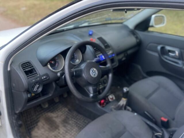 Белый Фольксваген Поло, объемом двигателя 1.9 л и пробегом 270 тыс. км за 1300 $, фото 3 на Automoto.ua