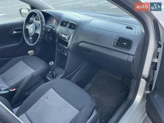 Бежевий Фольксваген Поло, об'ємом двигуна 1.57 л та пробігом 230 тис. км за 4800 $, фото 14 на Automoto.ua