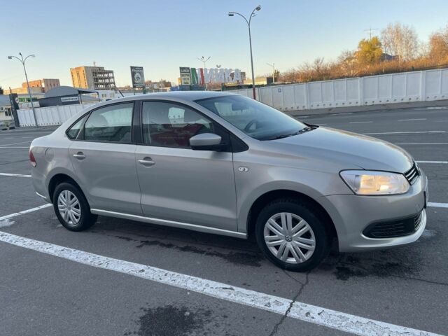 Бежевий Фольксваген Поло, об'ємом двигуна 1.6 л та пробігом 230 тис. км за 4800 $, фото 1 на Automoto.ua