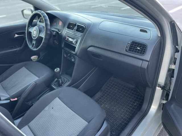 Бежевий Фольксваген Поло, об'ємом двигуна 1.6 л та пробігом 230 тис. км за 4800 $, фото 15 на Automoto.ua