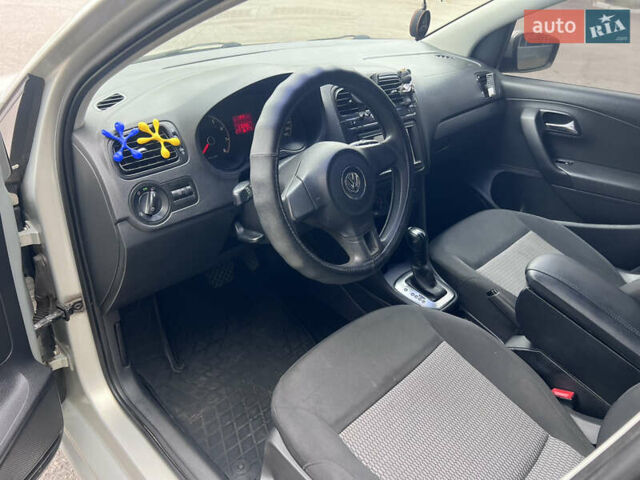 Бежевий Фольксваген Поло, об'ємом двигуна 1.6 л та пробігом 212 тис. км за 7499 $, фото 16 на Automoto.ua