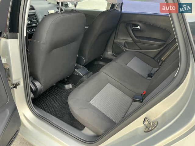 Бежевый Фольксваген Поло, объемом двигателя 1.6 л и пробегом 129 тыс. км за 6750 $, фото 10 на Automoto.ua