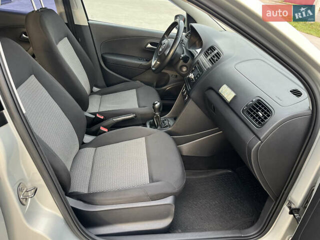 Бежевый Фольксваген Поло, объемом двигателя 1.6 л и пробегом 129 тыс. км за 6750 $, фото 8 на Automoto.ua