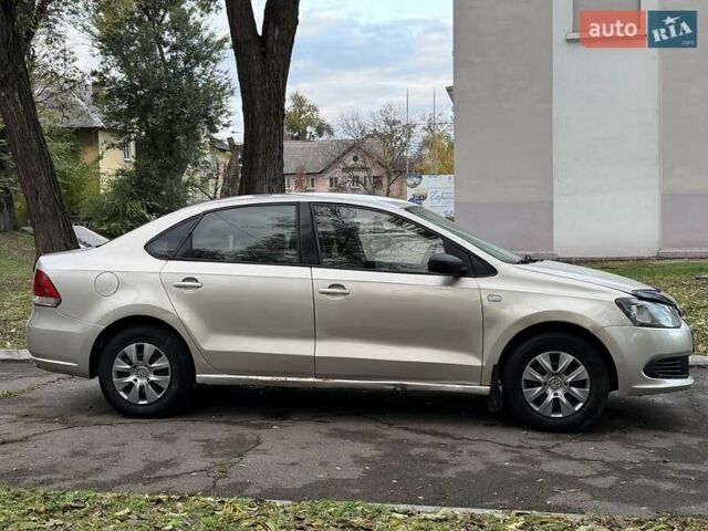Бежевый Фольксваген Поло, объемом двигателя 1.6 л и пробегом 250 тыс. км за 3800 $, фото 35 на Automoto.ua