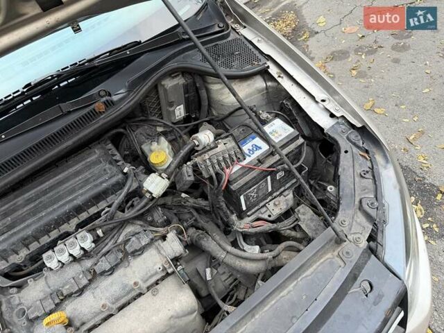 Бежевый Фольксваген Поло, объемом двигателя 1.6 л и пробегом 250 тыс. км за 3800 $, фото 62 на Automoto.ua