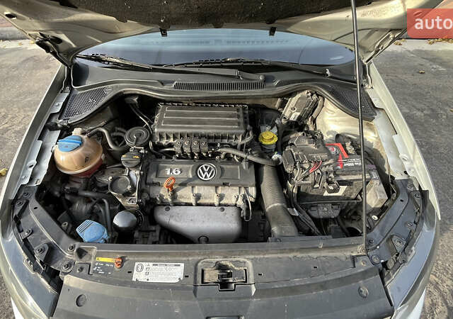 Бежевый Фольксваген Поло, объемом двигателя 1.6 л и пробегом 220 тыс. км за 6999 $, фото 7 на Automoto.ua