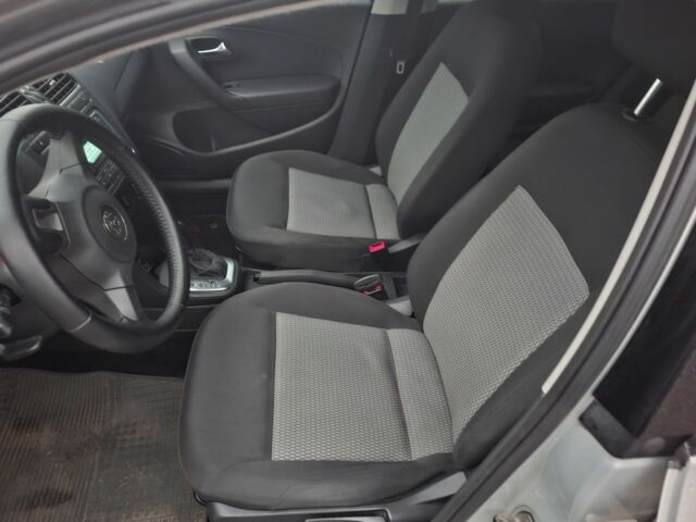 Бежевый Фольксваген Поло, объемом двигателя 1.6 л и пробегом 224 тыс. км за 7300 $, фото 6 на Automoto.ua