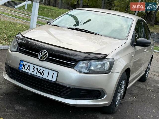 Бежевый Фольксваген Поло, объемом двигателя 1.6 л и пробегом 250 тыс. км за 3800 $, фото 3 на Automoto.ua