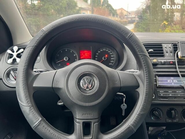 Бежевый Фольксваген Поло, объемом двигателя 1.6 л и пробегом 221 тыс. км за 6990 $, фото 11 на Automoto.ua