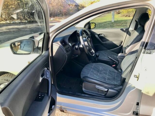 Бежевый Фольксваген Поло, объемом двигателя 1.6 л и пробегом 265 тыс. км за 5100 $, фото 5 на Automoto.ua