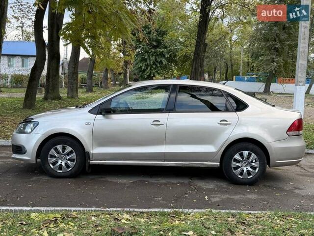 Бежевый Фольксваген Поло, объемом двигателя 1.6 л и пробегом 250 тыс. км за 3800 $, фото 5 на Automoto.ua