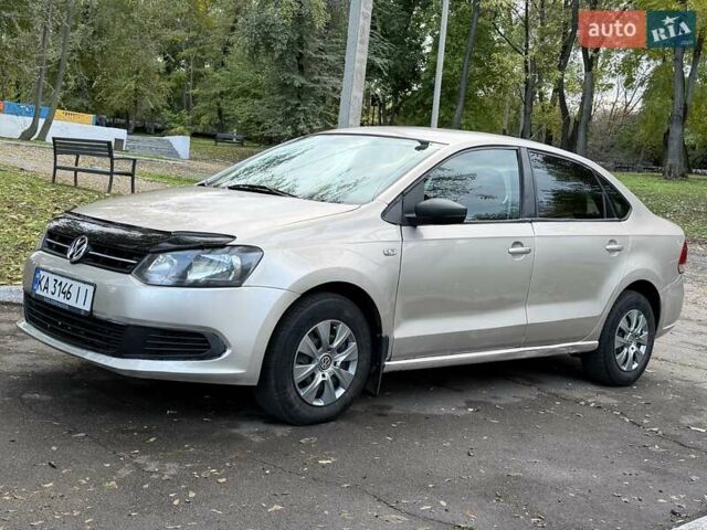 Бежевый Фольксваген Поло, объемом двигателя 1.6 л и пробегом 250 тыс. км за 3800 $, фото 11 на Automoto.ua