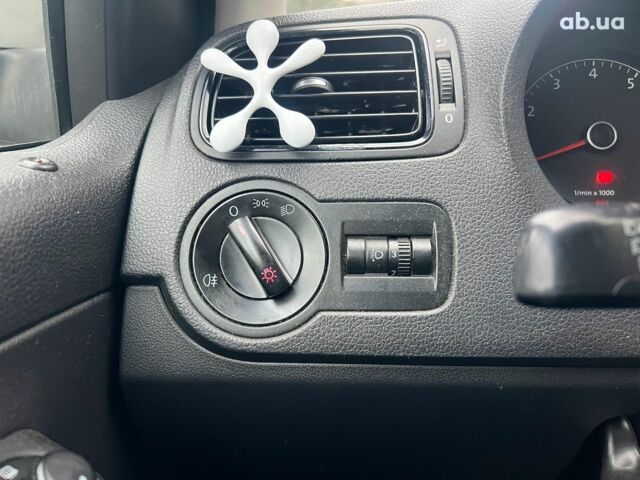 Бежевый Фольксваген Поло, объемом двигателя 1.6 л и пробегом 221 тыс. км за 6990 $, фото 12 на Automoto.ua