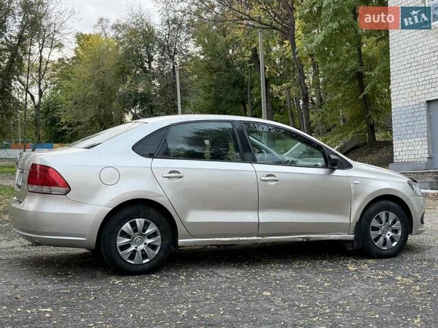 Бежевый Фольксваген Поло, объемом двигателя 1.6 л и пробегом 250 тыс. км за 3800 $, фото 45 на Automoto.ua