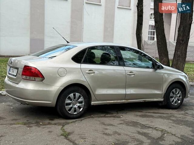 Бежевый Фольксваген Поло, объемом двигателя 1.6 л и пробегом 250 тыс. км за 3800 $, фото 16 на Automoto.ua