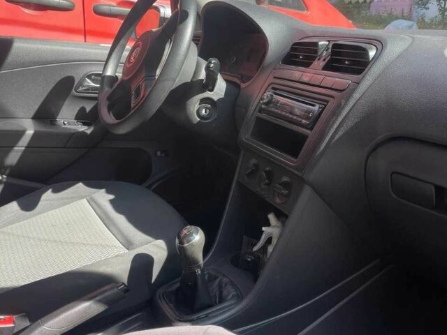 Бежевый Фольксваген Поло, объемом двигателя 1.6 л и пробегом 95 тыс. км за 6800 $, фото 3 на Automoto.ua