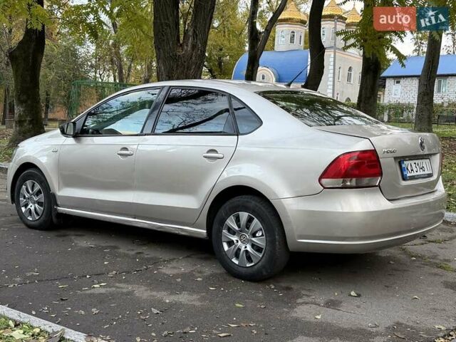 Бежевый Фольксваген Поло, объемом двигателя 1.6 л и пробегом 250 тыс. км за 3800 $, фото 43 на Automoto.ua
