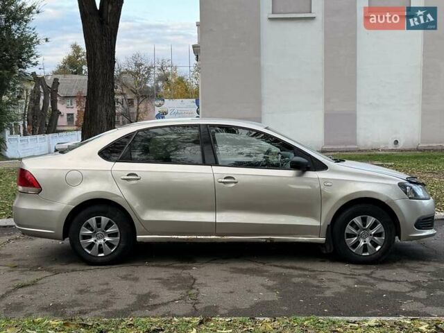 Бежевый Фольксваген Поло, объемом двигателя 1.6 л и пробегом 250 тыс. км за 3800 $, фото 13 на Automoto.ua