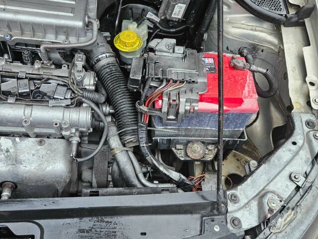 Бежевый Фольксваген Поло, объемом двигателя 1.6 л и пробегом 95 тыс. км за 6800 $, фото 5 на Automoto.ua