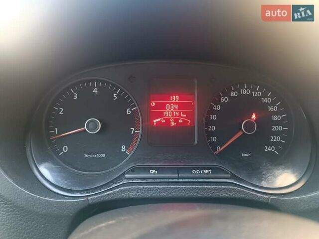 Бежевый Фольксваген Поло, объемом двигателя 1.6 л и пробегом 185 тыс. км за 6500 $, фото 3 на Automoto.ua