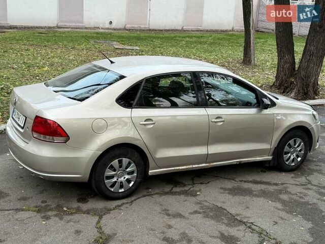 Бежевый Фольксваген Поло, объемом двигателя 1.6 л и пробегом 250 тыс. км за 3800 $, фото 37 на Automoto.ua