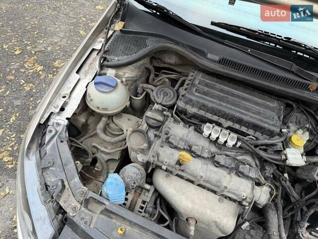 Бежевый Фольксваген Поло, объемом двигателя 1.6 л и пробегом 250 тыс. км за 3800 $, фото 61 на Automoto.ua