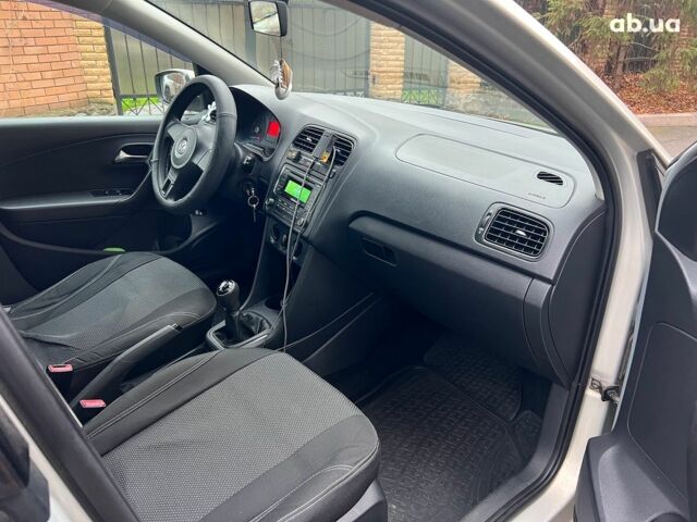 Бежевый Фольксваген Поло, объемом двигателя 1.6 л и пробегом 221 тыс. км за 6990 $, фото 17 на Automoto.ua