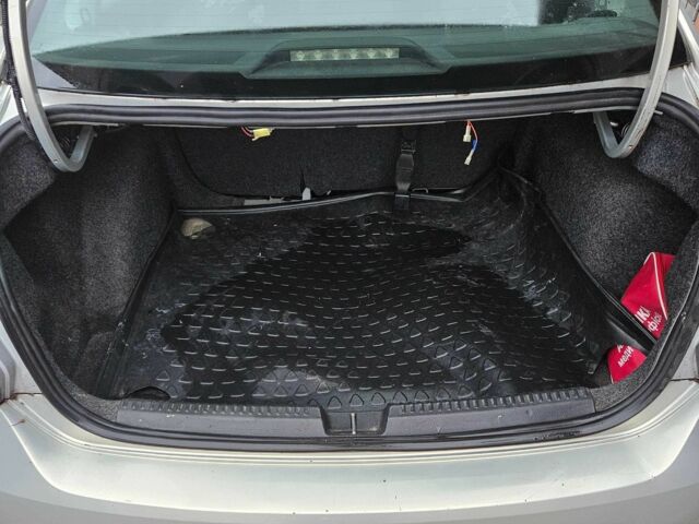 Бежевый Фольксваген Поло, объемом двигателя 1.6 л и пробегом 95 тыс. км за 6800 $, фото 8 на Automoto.ua