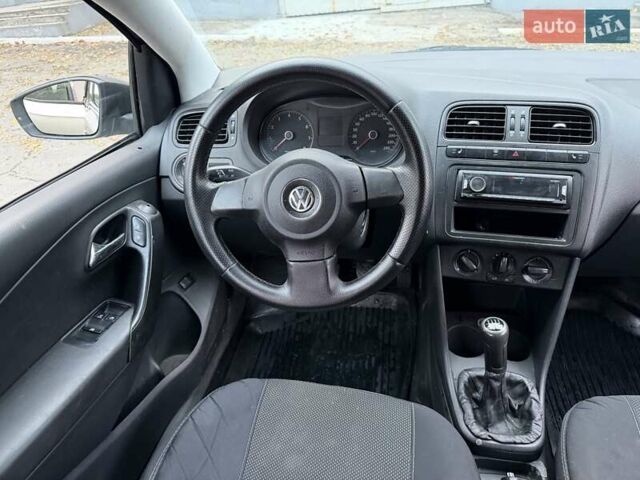 Бежевый Фольксваген Поло, объемом двигателя 1.6 л и пробегом 250 тыс. км за 3800 $, фото 48 на Automoto.ua