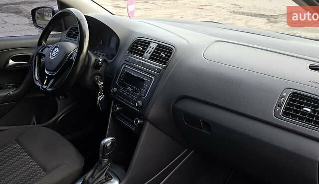 Бежевый Фольксваген Поло, объемом двигателя 1.6 л и пробегом 63 тыс. км за 10800 $, фото 12 на Automoto.ua