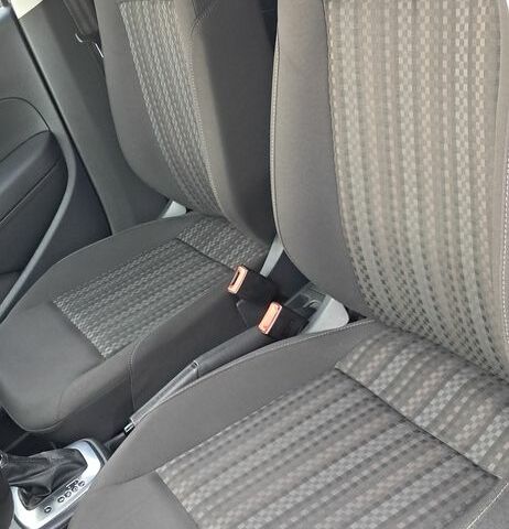 Бежевий Фольксваген Поло, об'ємом двигуна 1.6 л та пробігом 63 тис. км за 10800 $, фото 14 на Automoto.ua