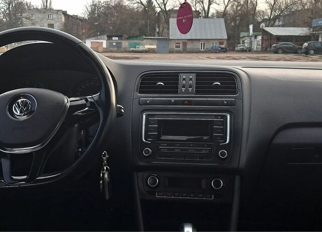 Бежевий Фольксваген Поло, об'ємом двигуна 1.6 л та пробігом 63 тис. км за 10800 $, фото 16 на Automoto.ua