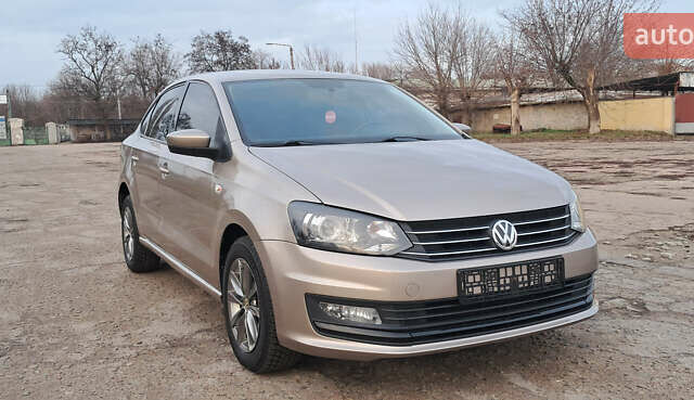 Бежевый Фольксваген Поло, объемом двигателя 1.6 л и пробегом 63 тыс. км за 10800 $, фото 1 на Automoto.ua