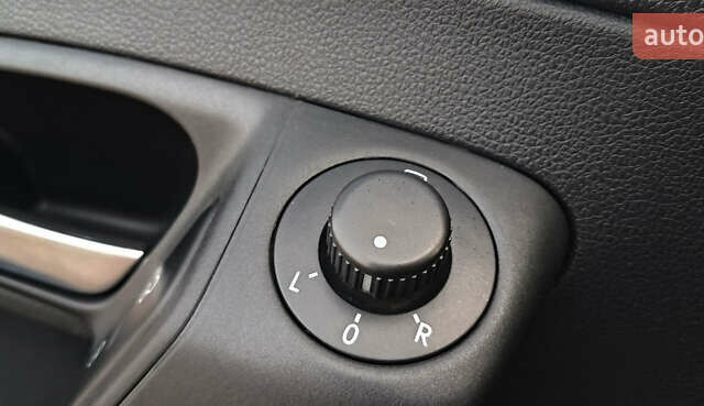 Бежевый Фольксваген Поло, объемом двигателя 1.6 л и пробегом 63 тыс. км за 10800 $, фото 21 на Automoto.ua