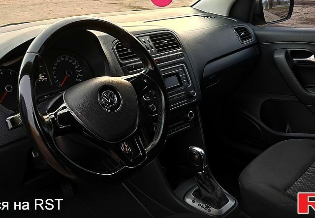 Бежевый Фольксваген Поло, объемом двигателя 1.6 л и пробегом 63 тыс. км за 10800 $, фото 7 на Automoto.ua