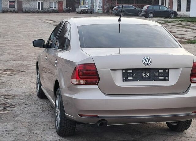 Бежевий Фольксваген Поло, об'ємом двигуна 1.6 л та пробігом 63 тис. км за 10800 $, фото 9 на Automoto.ua