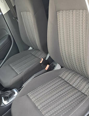 Бежевый Фольксваген Поло, объемом двигателя 1.6 л и пробегом 63 тыс. км за 10800 $, фото 8 на Automoto.ua